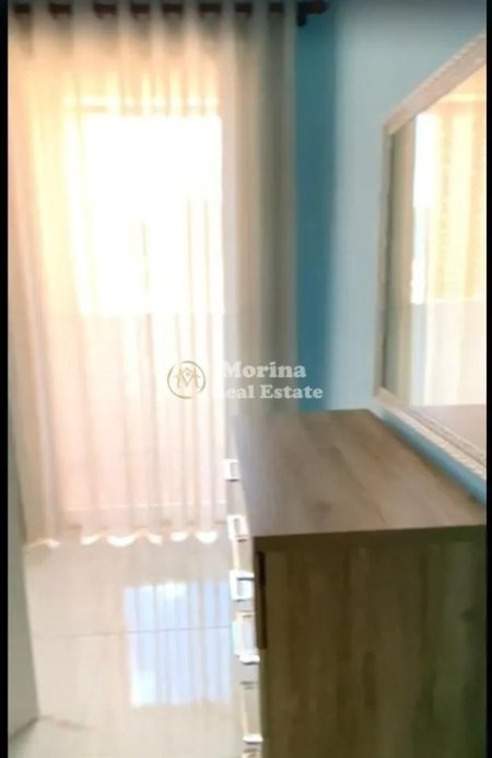 Tirane, jepet me qera apartament 1+1 Kati 8, 65 m² 500 € (Yzberisht)