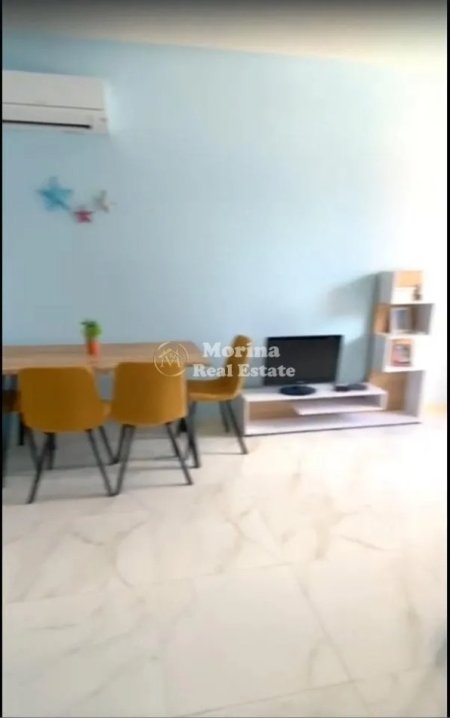 Tirane, jepet me qera apartament 1+1 Kati 8, 65 m² 500 € (Yzberisht)