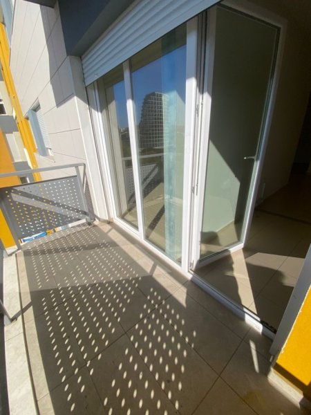 Tirane, jepet me qera ambjent biznesi Kati 3, 70 m² 850 € (Rruga e Kosovareve)