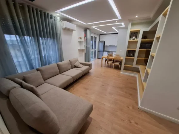 Tirane, jepet me qera apartament 1+1 Kati 5, 70 m² 600 € (Zogu i Zi)