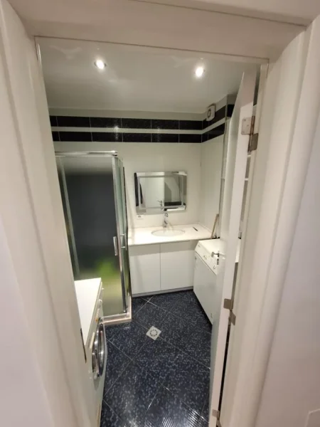 Tirane, jepet me qera apartament 1+1 Kati 5, 70 m² 600 € (Zogu i Zi)