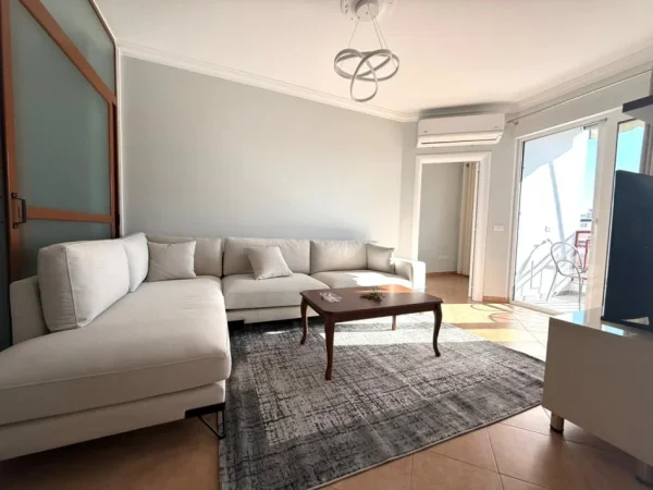 Tirane, jepet me qera apartament 2+1 Kati 7, 89 m² 750 € (Rruga e Kosovareve)