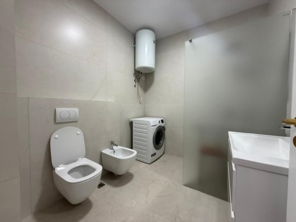 Tirane, jepet me qera apartament 2+1 Kati 7, 89 m² 750 € (Rruga e Kosovareve)