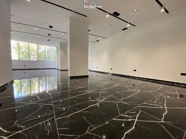Tirane, jepet me qera zyre Kati 2, 117 m² 1.000 € (Rrugab Eshref Frasheri)