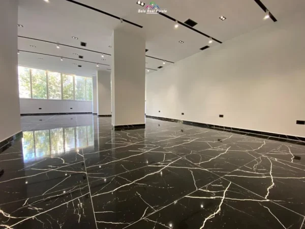 Tirane, jepet me qera zyre Kati 2, 117 m² 1.000 € (Rrugab Eshref Frasheri)