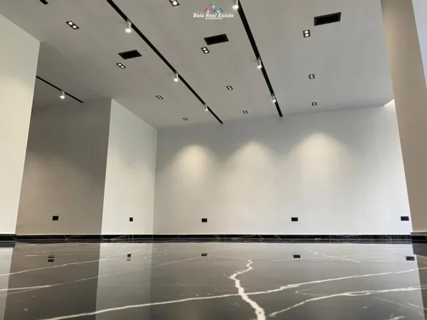 Tirane, jepet me qera zyre Kati 2, 117 m² 1.000 € (Rrugab Eshref Frasheri)