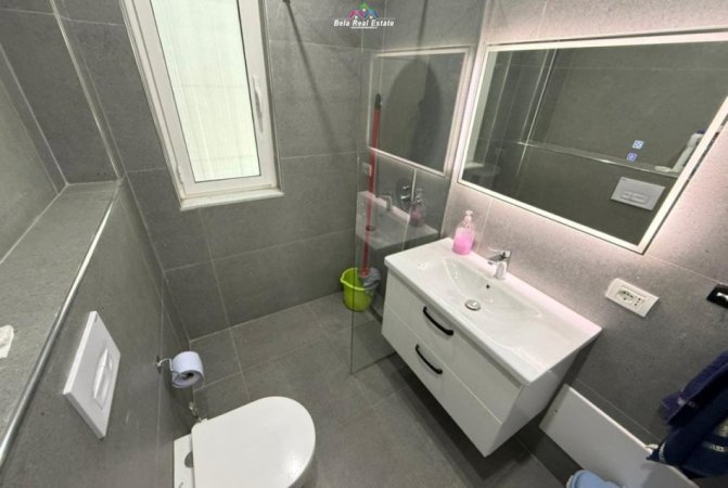 Tirane, jepet me qera apartament 1+1 Kati 4, 50 m² 650 € (Rruga e Elbasanit)