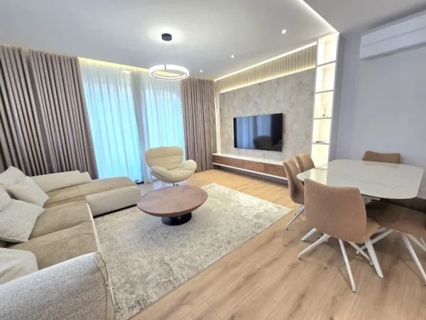 Tirane, jepet me qera apartament 2+1+Aneks+Ballkon Kati 5, 125 m² 1.000 € 
