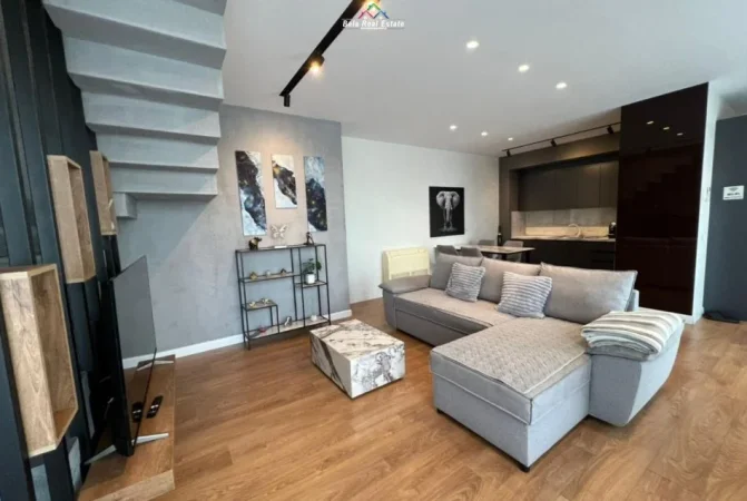 Tirane, jepet me qera apartament 2+1 Kati 7, 125 m² 1.800 € (Rruga e Barrikadave)