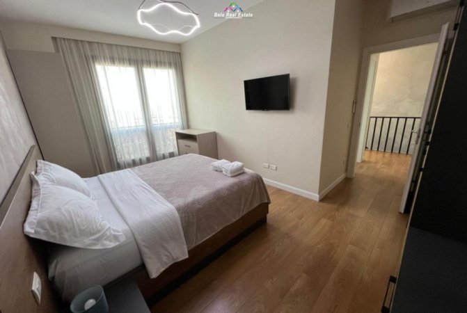 Tirane, jepet me qera apartament 2+1 Kati 7, 125 m² 1.800 € (Rruga e Barrikadave)