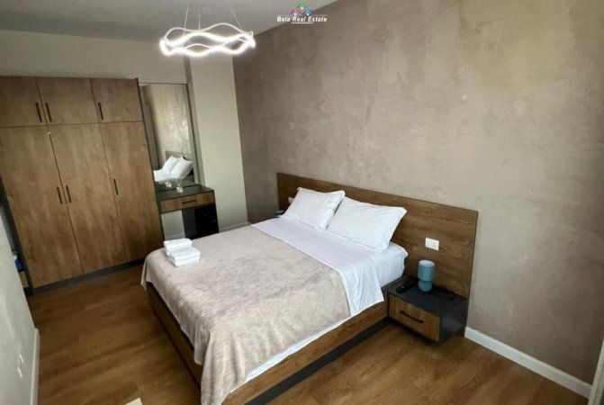 Tirane, jepet me qera apartament 2+1 Kati 7, 125 m² 1.800 € (Rruga e Barrikadave)