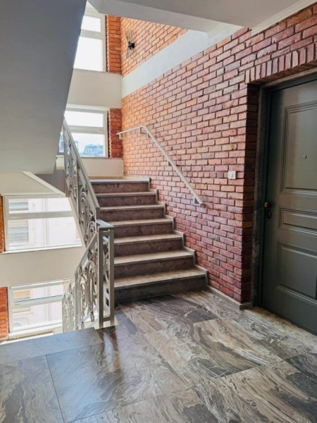 Tirane, jepet me qera zyre Kati 4, 56 m² 750 €