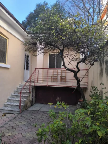 Shqiperi, jepet me qera shtepi 1+1 Kati 1, 1 m² 600 € 