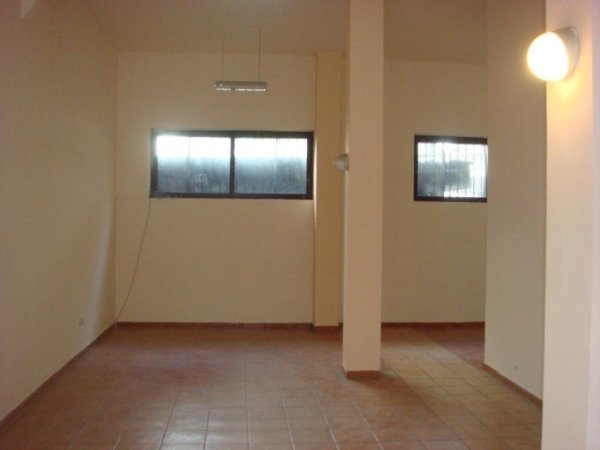 Tirane, shitet ambjent biznesi Kati 0, 128 m² 175.000 € (21 Dhjetori)