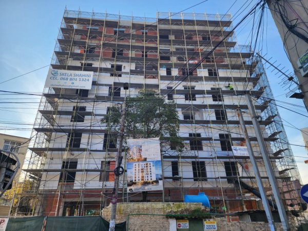 Tirane, Liste me oferta dyqan Kati 0, 54 m² 