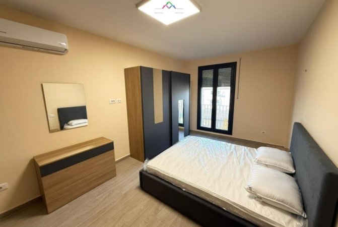 Tirane, jepet me qera apartament 2+1+Ballkon Kati 2, 110 m² 650 € (Kompoleksi Zirkon)