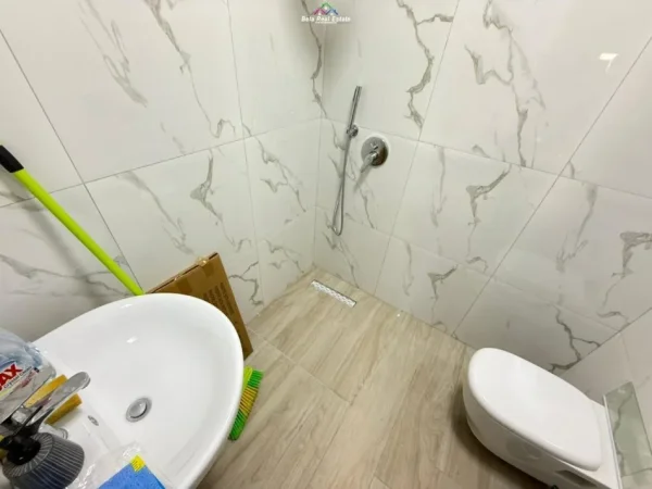 Tirane, jepet me qera apartament 2+1+Ballkon Kati 2, 110 m² 650 € (Kompoleksi Zirkon)