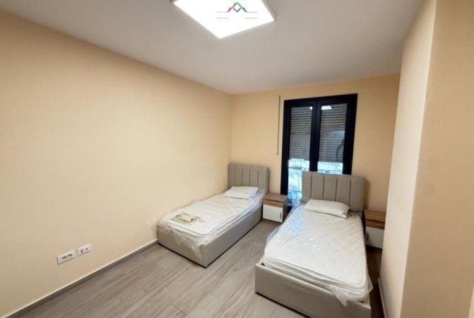 Tirane, jepet me qera apartament 2+1 Kati 2, 110 m² 650 € (Rruga Kongresi i Manastirit)