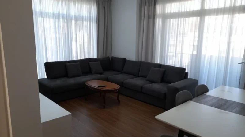Tirane, shes apartament 3+1+Ballkon Kati 3, 360 m² 800.000 € (Rruga Fuat Toptani)