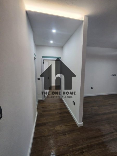Tirane, shitet apartament 1+1+Ballkon Kati 2, 77 m² 190.000 € (Komune Parisit)