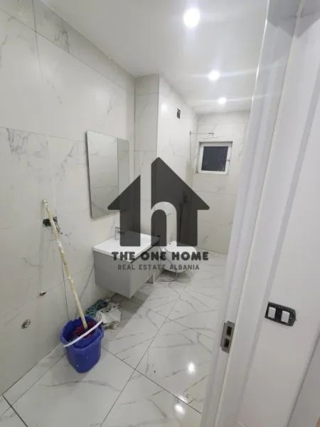 Tirane, shitet apartament 1+1+Ballkon Kati 2, 77 m² 190.000 € (Komune Parisit)