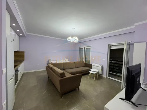 Tirane, jepet me qera apartament 1+1 Kati 3, 66 m² 600 € (selvia, prane shkolles partizani)