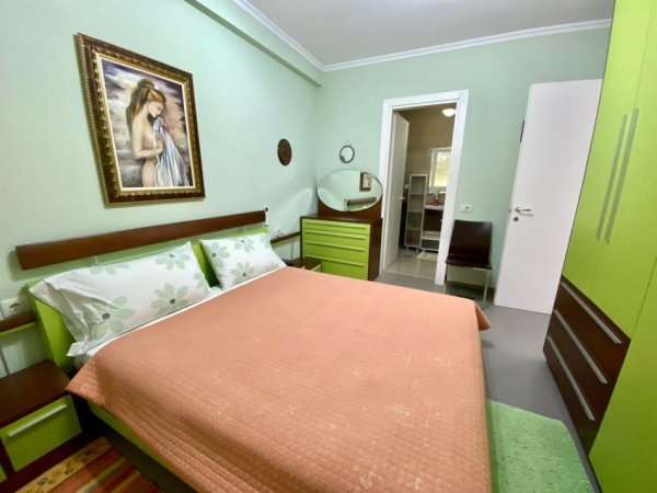 Shes Apartment me pamje nga deti ke shkembi kavajes