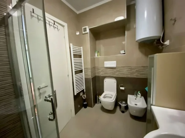 Shes Apartment me pamje nga deti ke shkembi kavajes