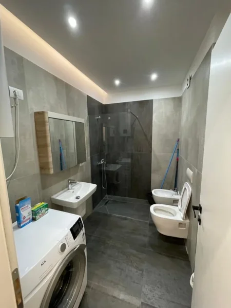 Tirane, jepet me qera apartament luksoz 2+1+2 , 100 m² 1.500 € (Rruga e Kosovareve)