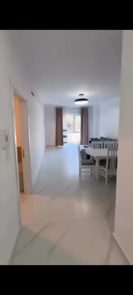 Shes Apartment 20m large nga deti plazh Mali Robit Golem