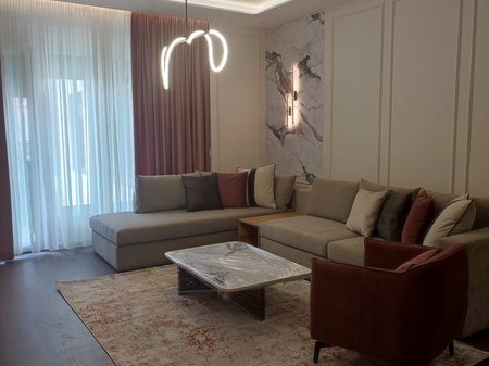 Tirane, jepet me qera apartament 2+1+2+Ballkon Kati 6, 117 m² 1.500 € (Rruga e Kosovareve)