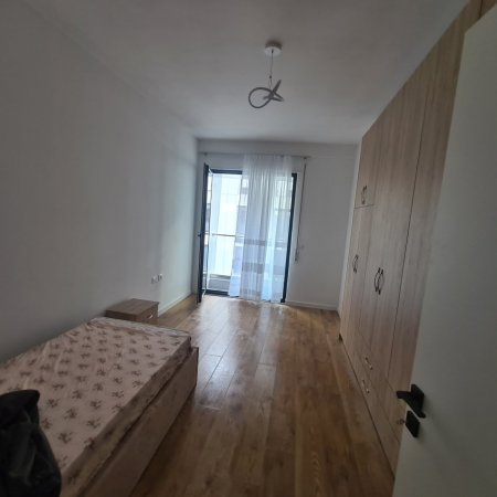 Tirane, jap me qera apartament 2+1+Ballkon Kati 4, 101 m² 600 € (Klani)