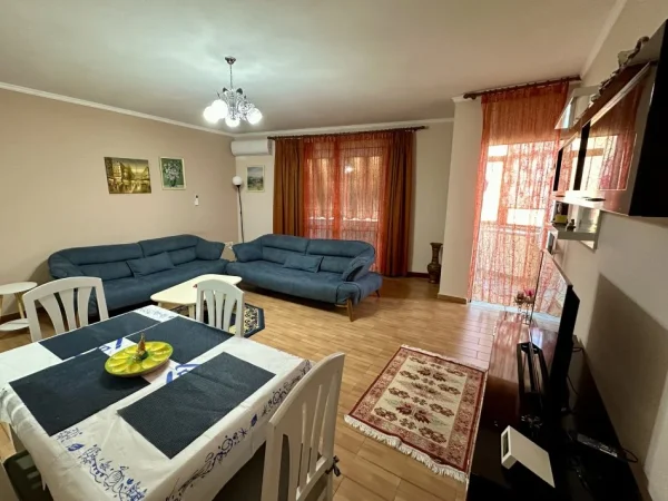 Tirane, jap me qera apartament 2+1+Aneks+Ballkon Kati 3, 100 m² 680 € (Rr. Dibres)
