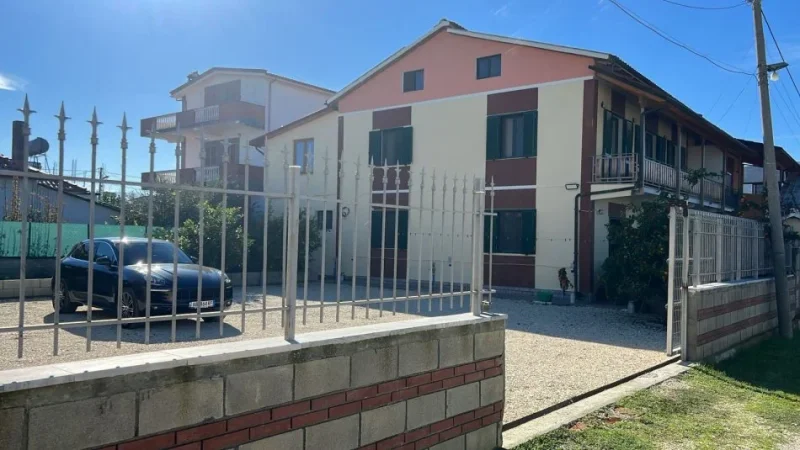 Berat, shitet shtepi 5+1+Aneks+Ballkon Kati 2, 122 m² 435.000 € 