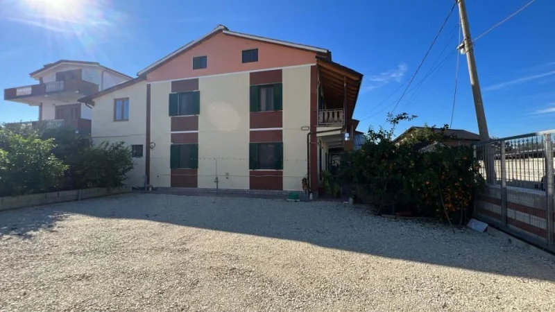 Berat, shitet shtepi 5+1+Aneks+Ballkon Kati 2, 122 m² 435.000 € 