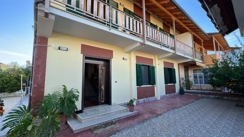 Berat, shitet shtepi 5+1+Aneks+Ballkon Kati 2, 122 m² 435.000 € 