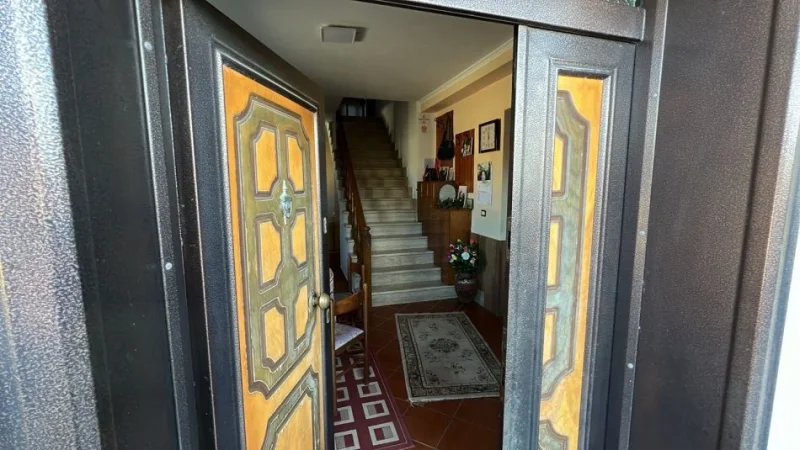 Berat, shitet shtepi 5+1+Aneks+Ballkon Kati 2, 122 m² 435.000 € 