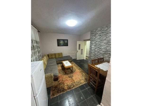 Tirane, jepet me qera apartament 2+1 Kati 1, 66 m² 350 € (Bllok)
