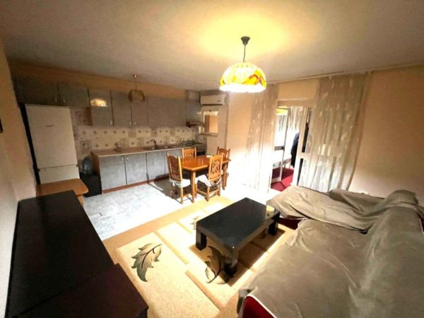 Tirane, jepet me qera apartament 1+1 Kati 3, 60 m² 375 € (Pazari i RI, Tirane)