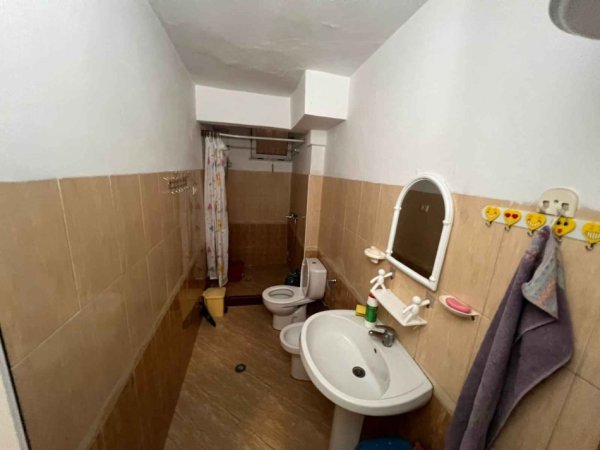 Tirane, jepet me qera apartament 1+1 Kati 3, 60 m² 375 € (Pazari i RI, Tirane)