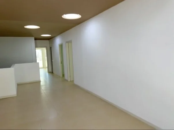 Vlore, jepet me qera nga Pronari, pa-komision dyqan Kati 1, 160 m² 950 € (Gjergj Arianiti)