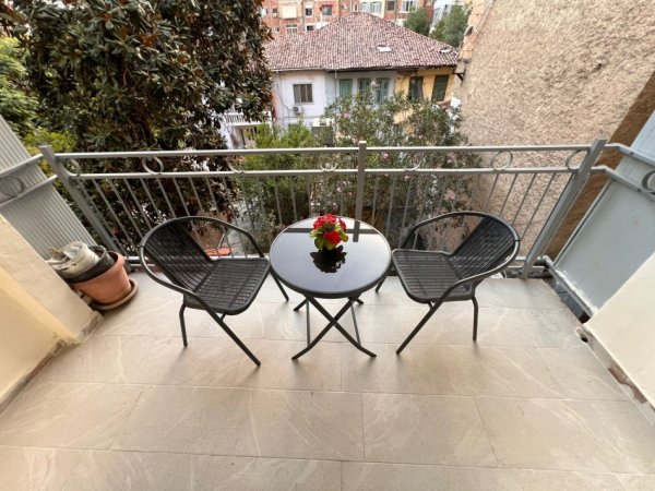 Tirane, jepet me qera apartament 1+1 Kati 2, 70 m² 550 € (Pazari i RI, Tirane)