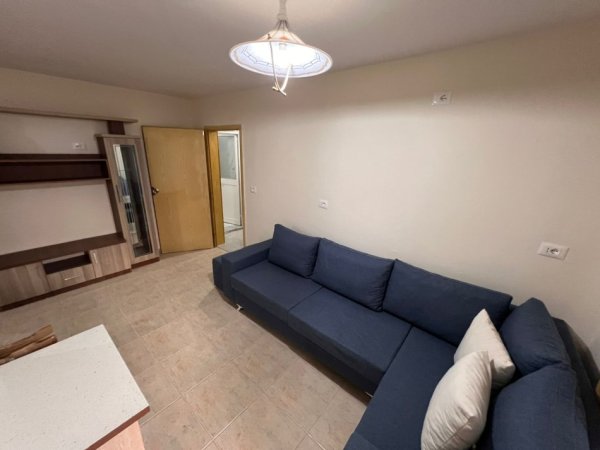 Tirane, jepet me qera apartament 1+1 Kati 2, 70 m² 550 € (Pazari i RI, Tirane)