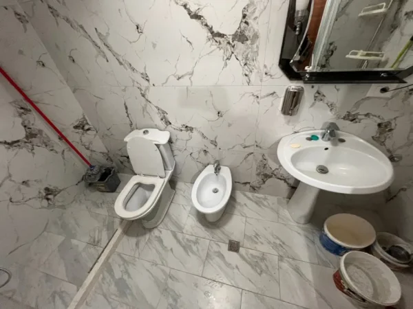 Tirane, jepet me qera apartament 1+1 Kati 2, 70 m² 550 € (Pazari i RI, Tirane)