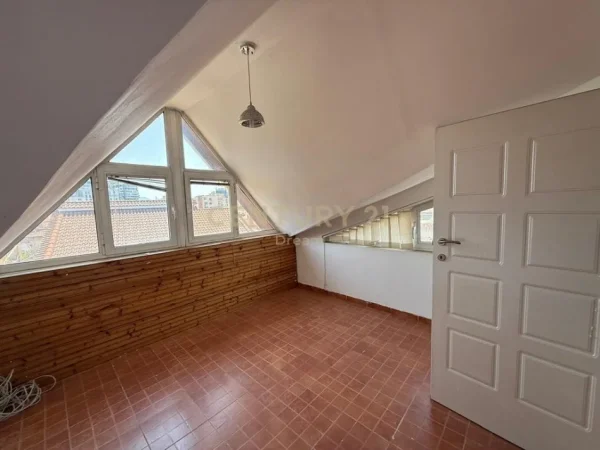 Tirane, shitet apartament duplex 3+1 Kati 3, 135 m² 135.000 € (Ish Restorant Durresi)