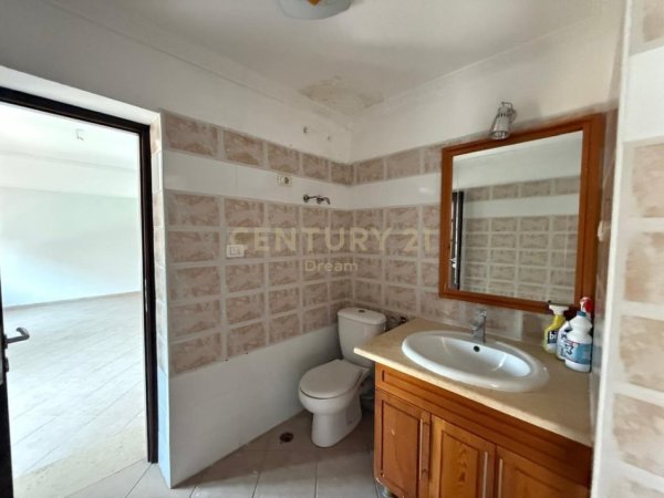 Tirane, shitet apartament duplex 3+1 Kati 3, 135 m² 135.000 € (Ish Restorant Durresi)