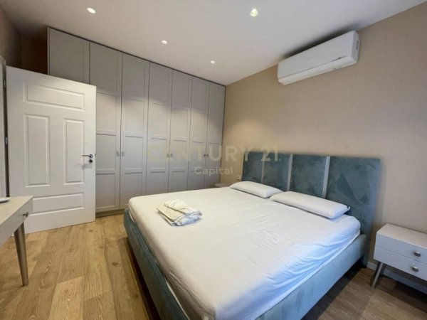 Tirane, jepet me qera apartament 1+1 Kati 1, 55 m² 600 € (Pazari Ri)