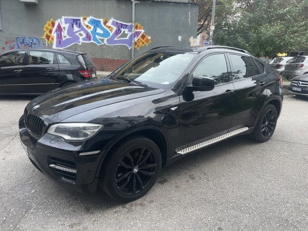 Tirane, shes SUV BMW X6 xDrive35d Nafte, e zeze automatik Klima 142.000 km 1.150.000 €