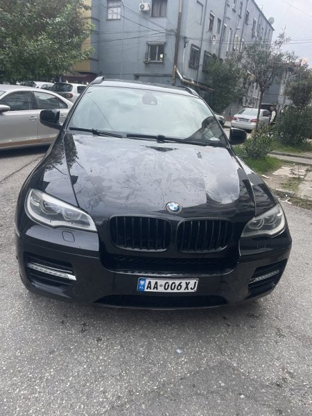 Tirane, shes SUV BMW X6 xDrive35d Nafte, e zeze automatik Klima 142.000 km 1.150.000 €