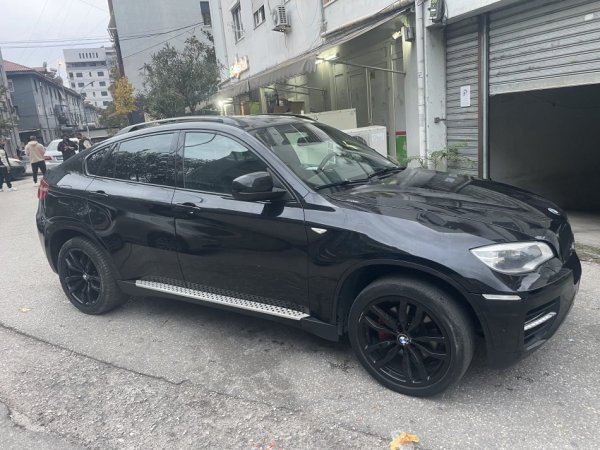 Tirane, shes SUV BMW X6 xDrive35d Nafte, e zeze automatik Klima 142.000 km 1.150.000 €